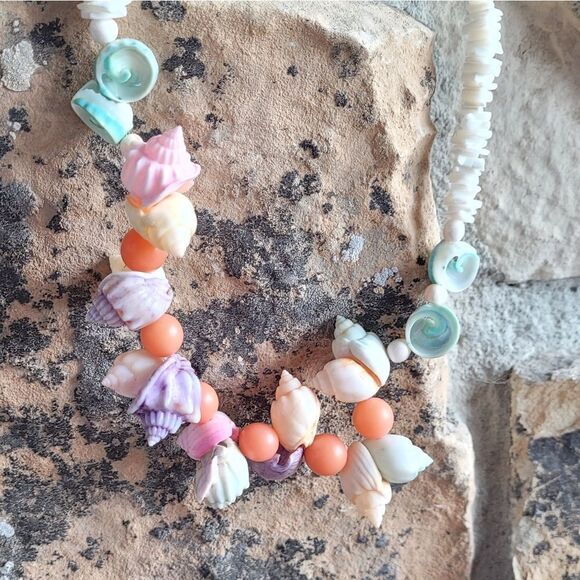 New! Gorgeous Beachy Summer Shell Necklace Puka Colorful Pastel - Picture 2 of 4